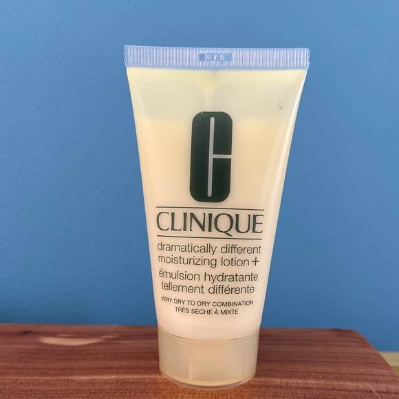 Clinique three piece kit - travel size - Picture 4 of 4